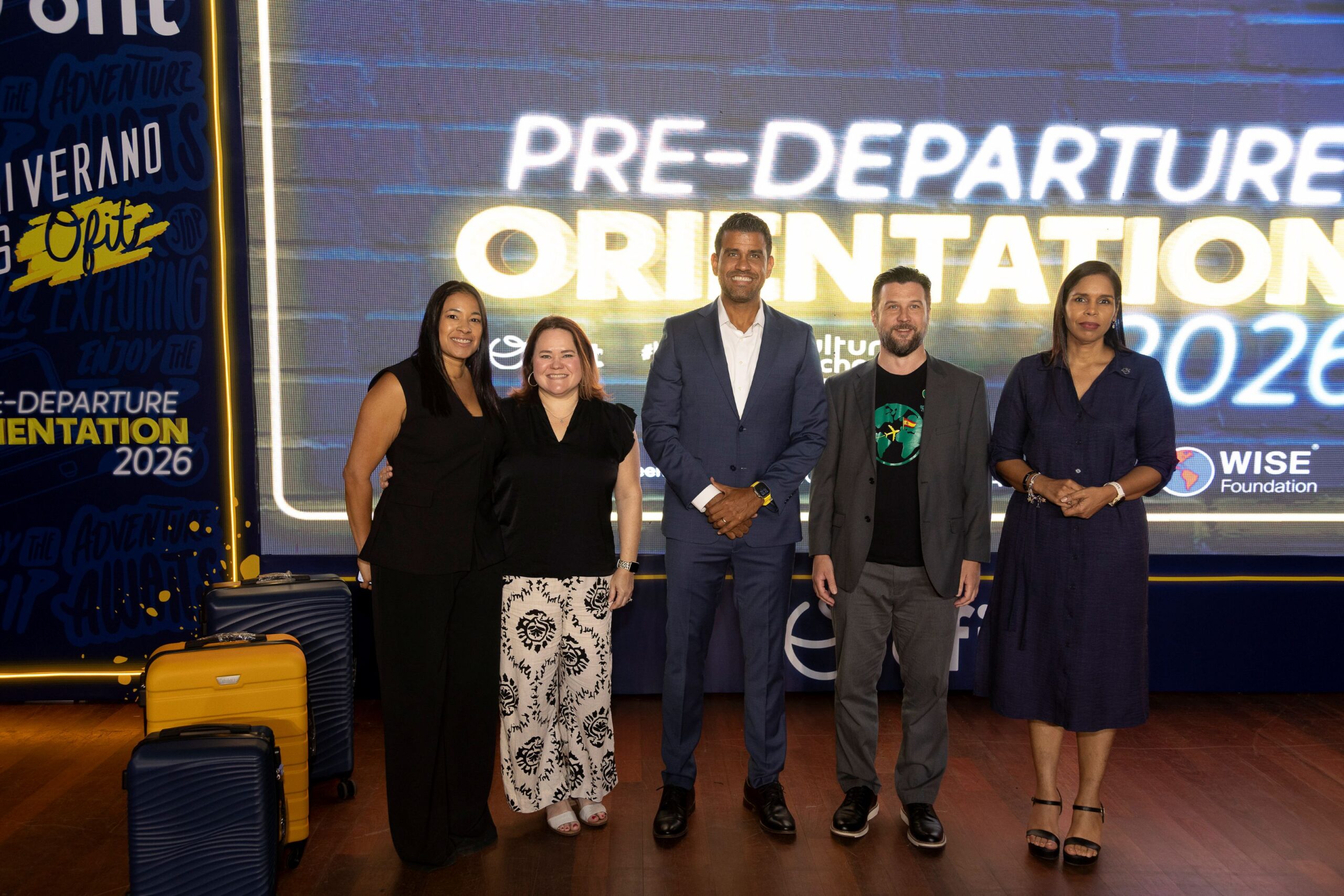 Oportunidades para que más de 2,000 jóvenes ‘kminen’ hacia el Work and Travel 2026