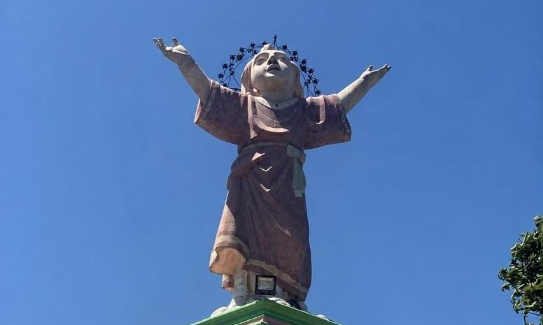 Fe entre las montañas